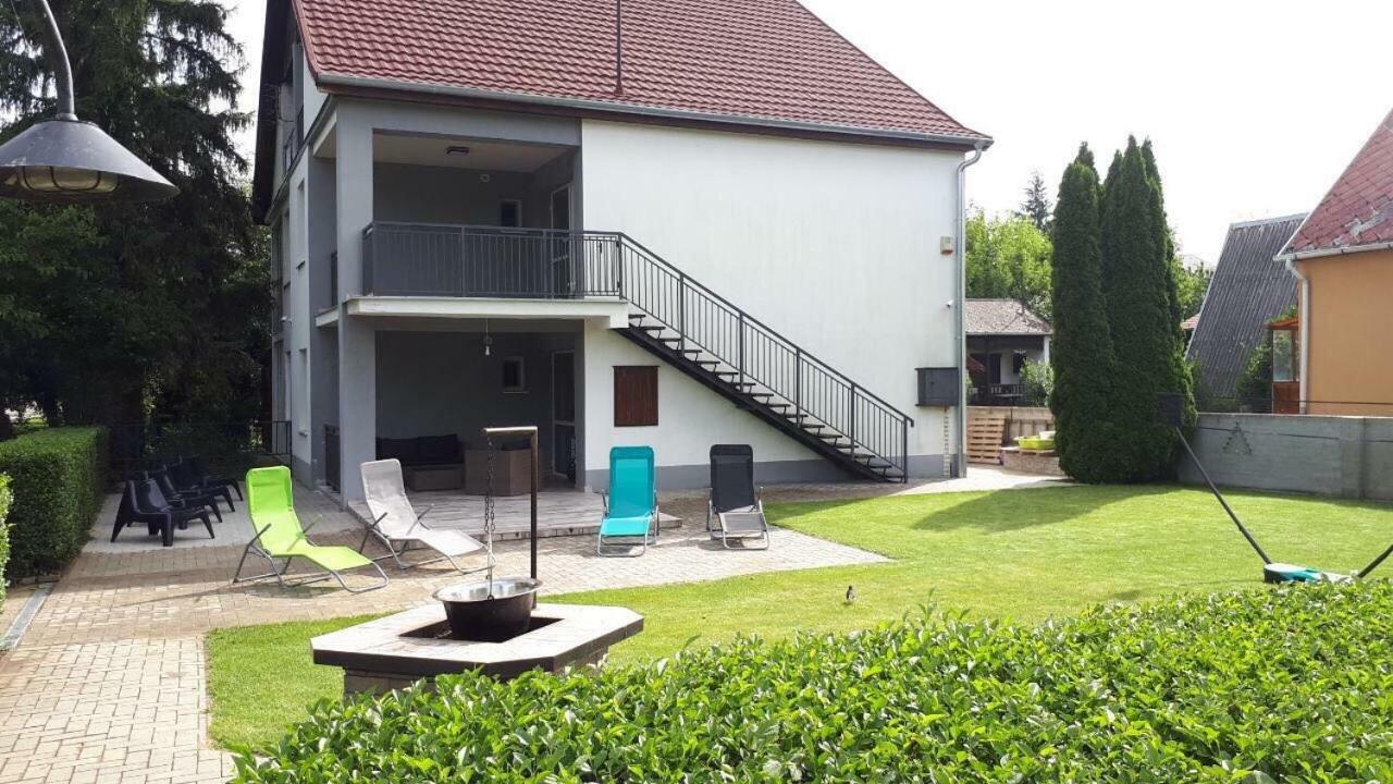 Mihi Apartman Балатонвилагош Экстерьер фото